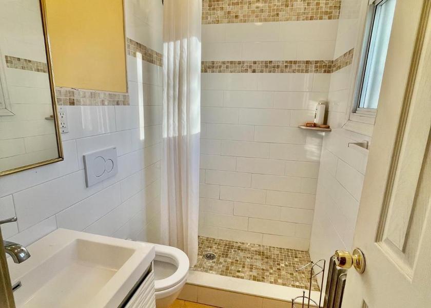 New Jersey Newark bathroom