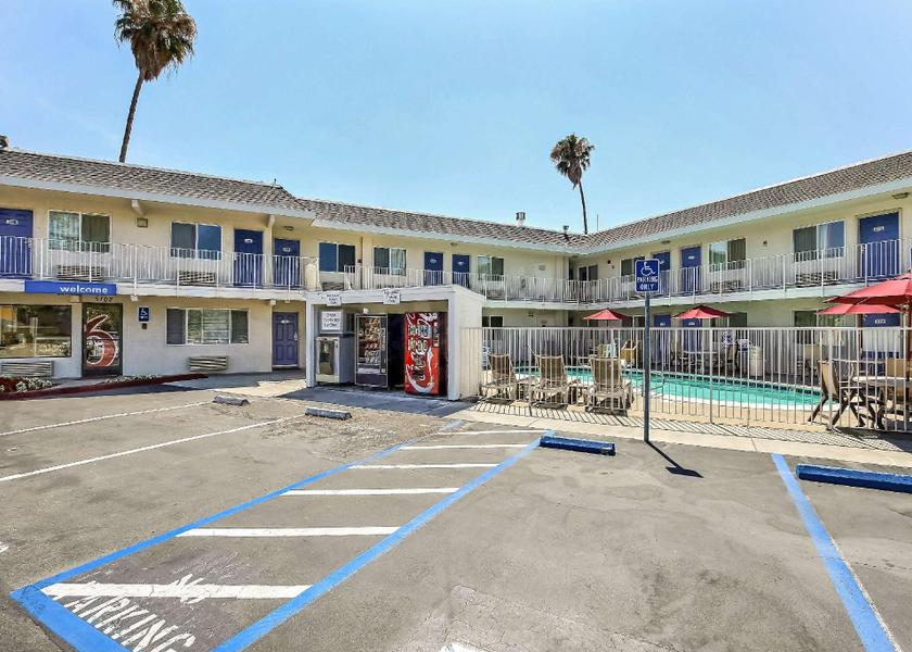 California Pleasanton exterior view