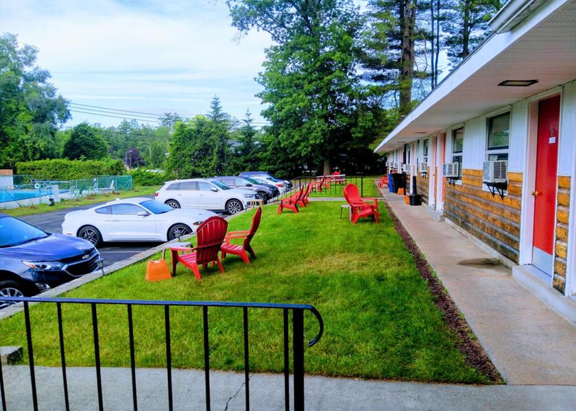 New York Ballston Spa Outdoors