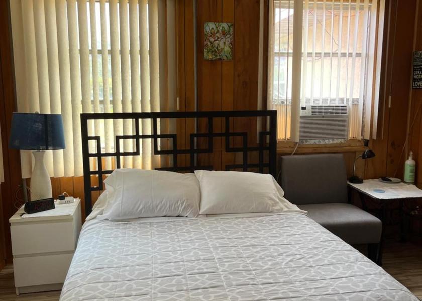 Florida Fort Myers Deluxe Queen Studio 