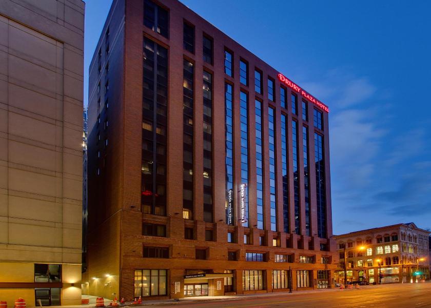 Wisconsin Milwaukee Hotel Exterior
