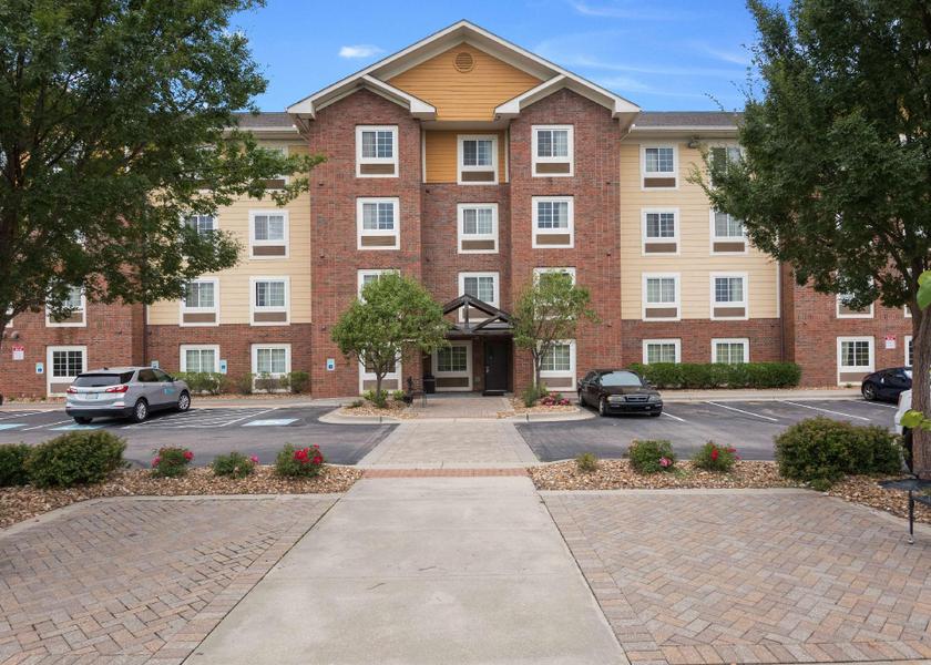 Kansas Lenexa exterior view