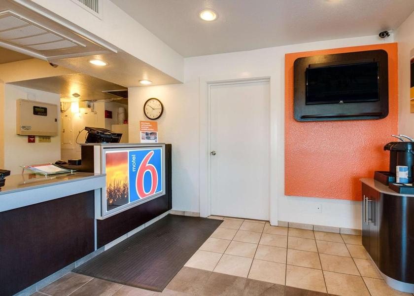 Kansas Lenexa lobby