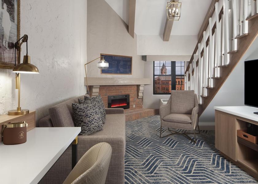 Illinois Urbana Living area