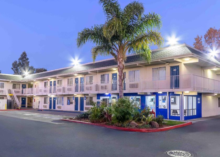 California Hayward exterior view