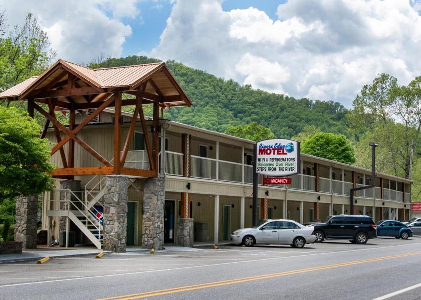 North Carolina Cherokee entrance