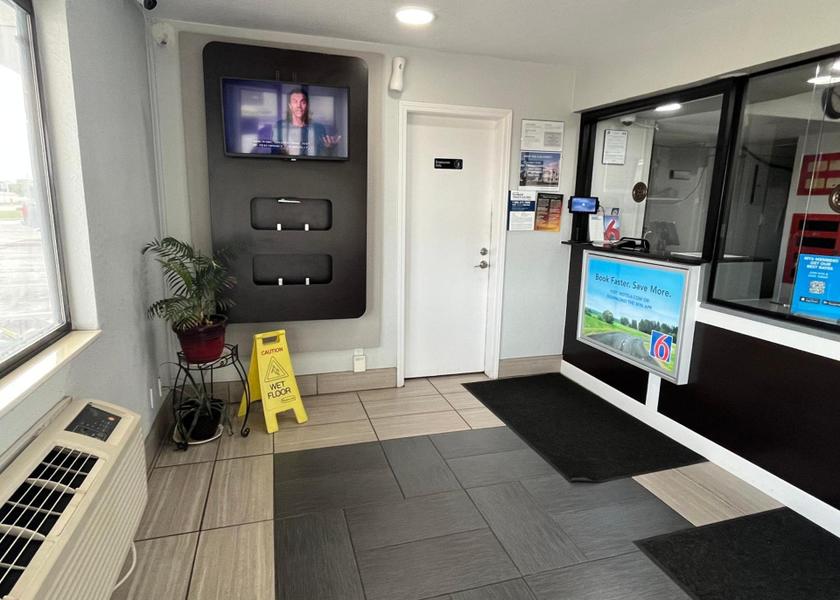 shared lounge/tv area