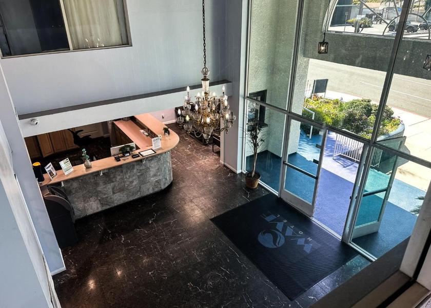 California Manhattan Beach lobby
