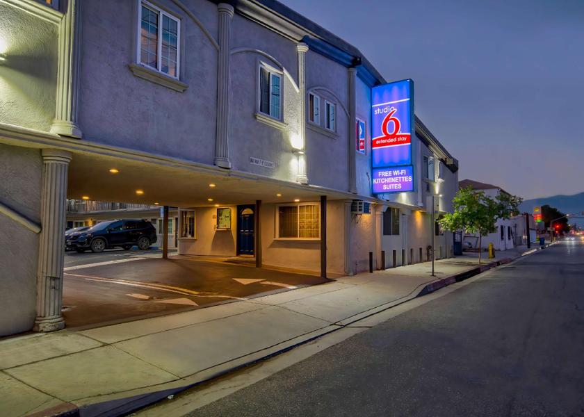 California Rosemead Hotel Exterior