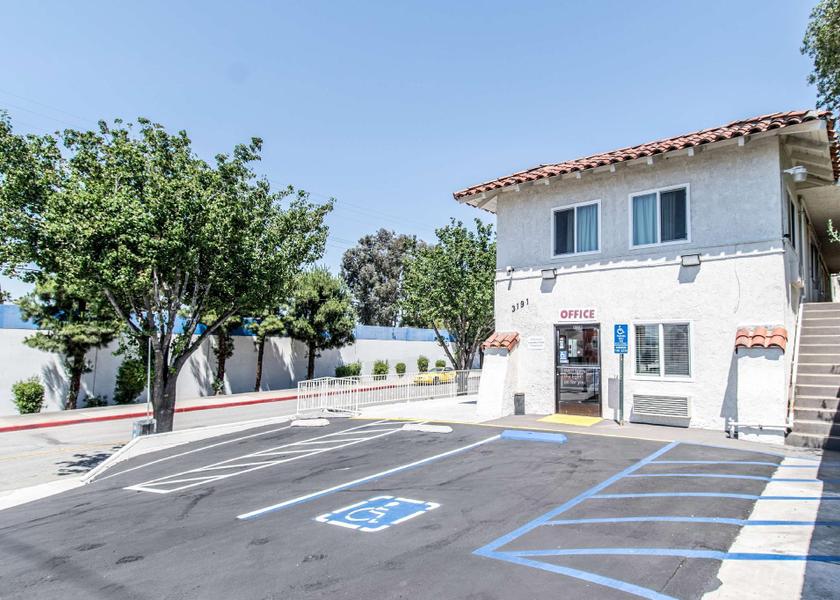 California Orange exterior view