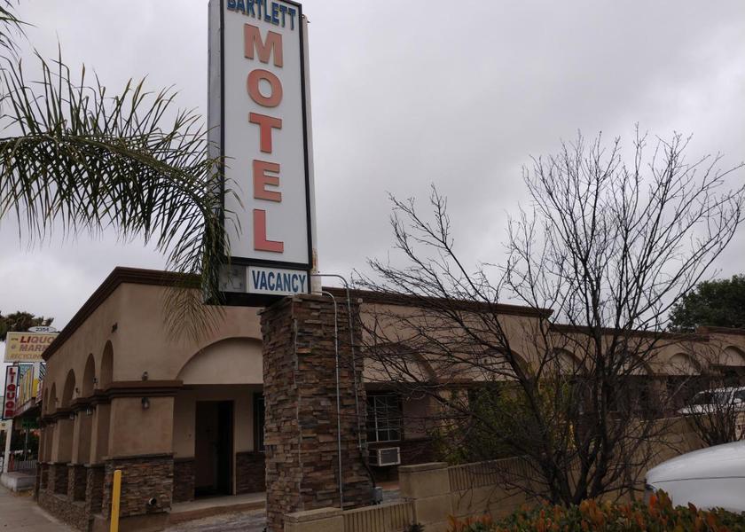 California Lomita Exterior view