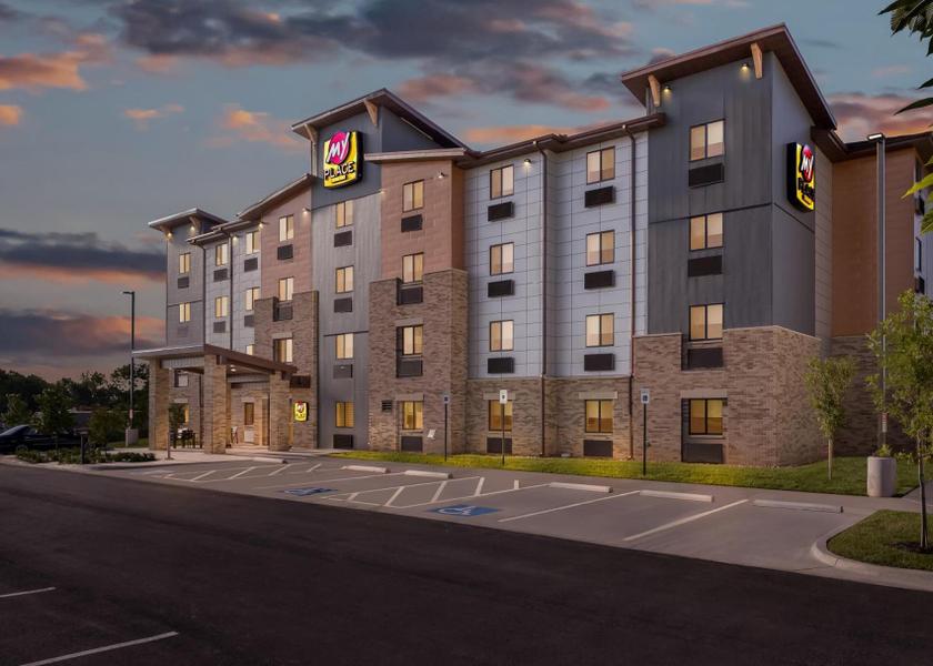 Arkansas Bentonville exterior view