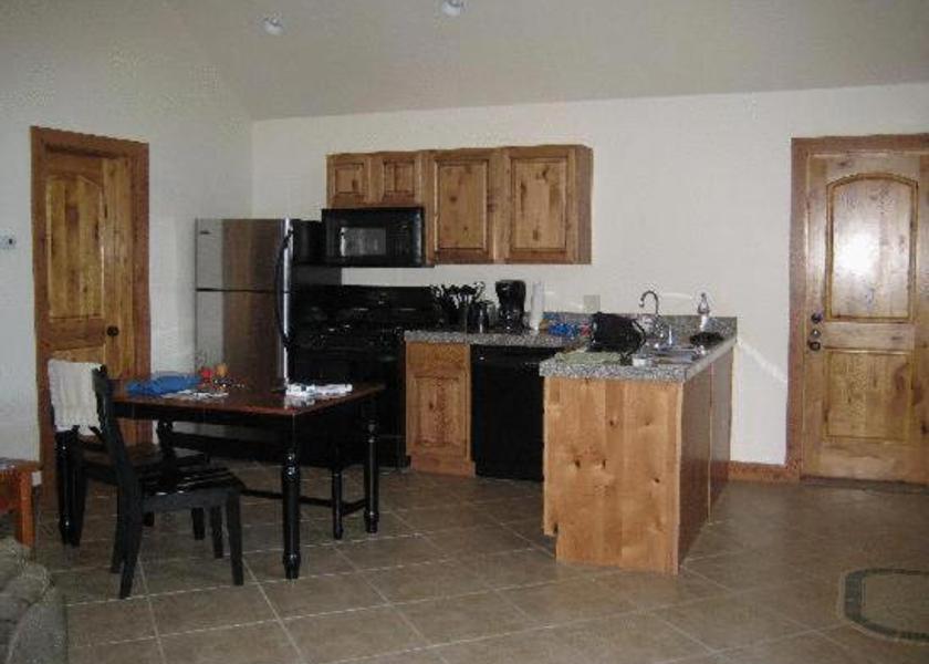 Utah Tropic kitchen
