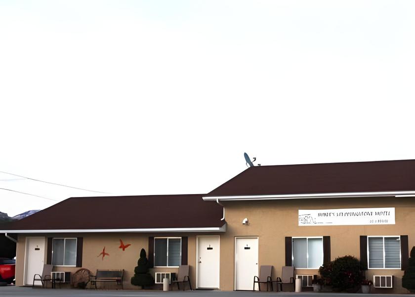 Utah Tropic exterior view