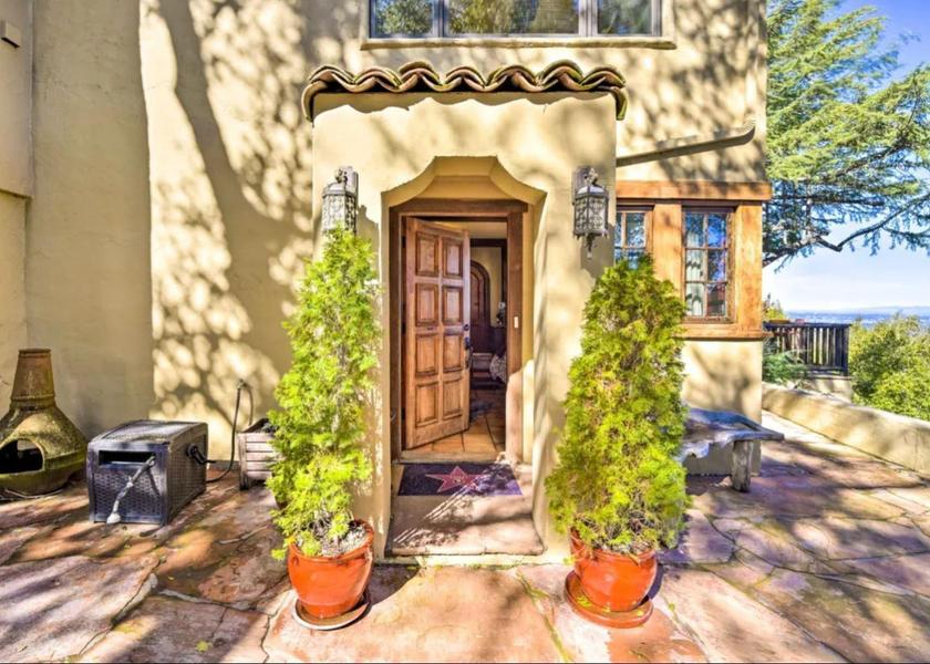 California Los Gatos exterior view