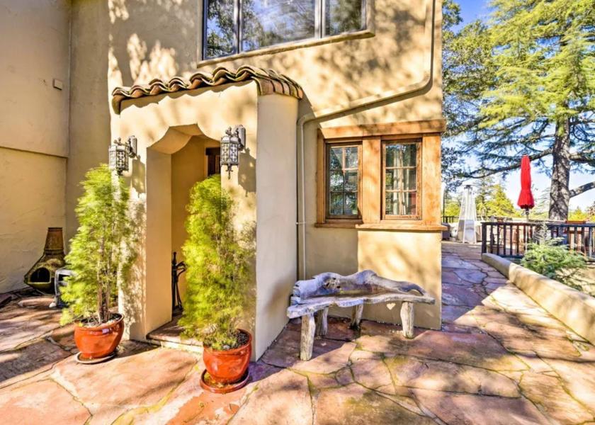 California Los Gatos exterior view