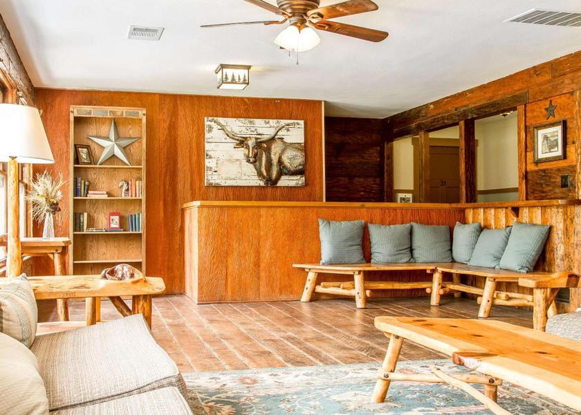 California Oakhurst lobby