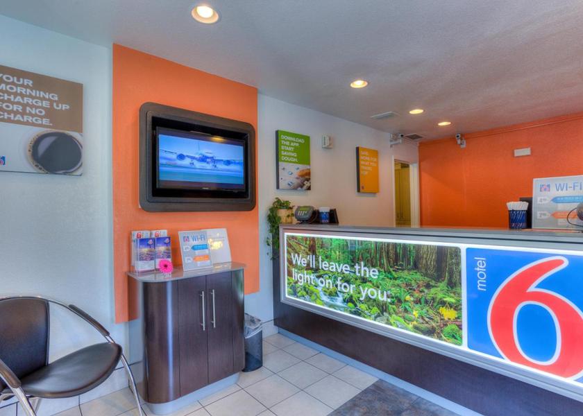 Oregon Lake Oswego lobby