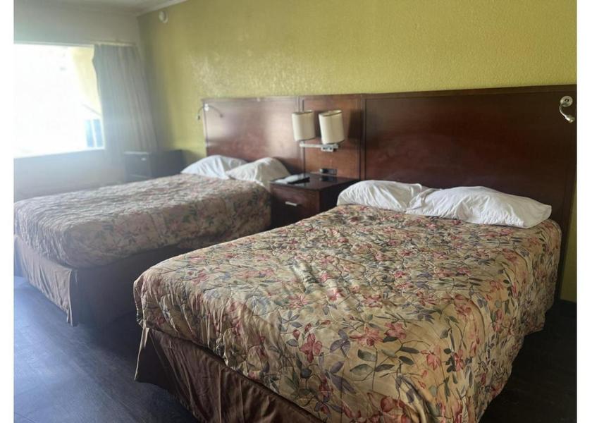 Virginia Sandston 2 Double Beds Smoking