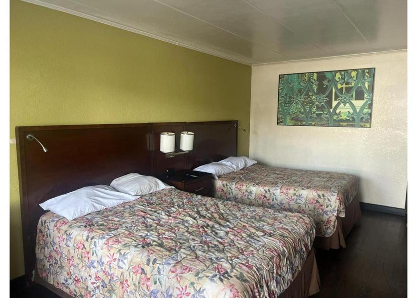 Virginia Sandston 2 Double Beds Smoking