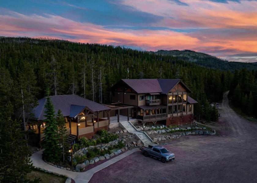 Montana East Glacier Park exterior view