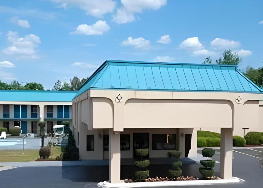 Georgia Macon exterior view