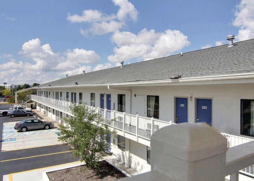 Ohio Middleburg Heights exterior view