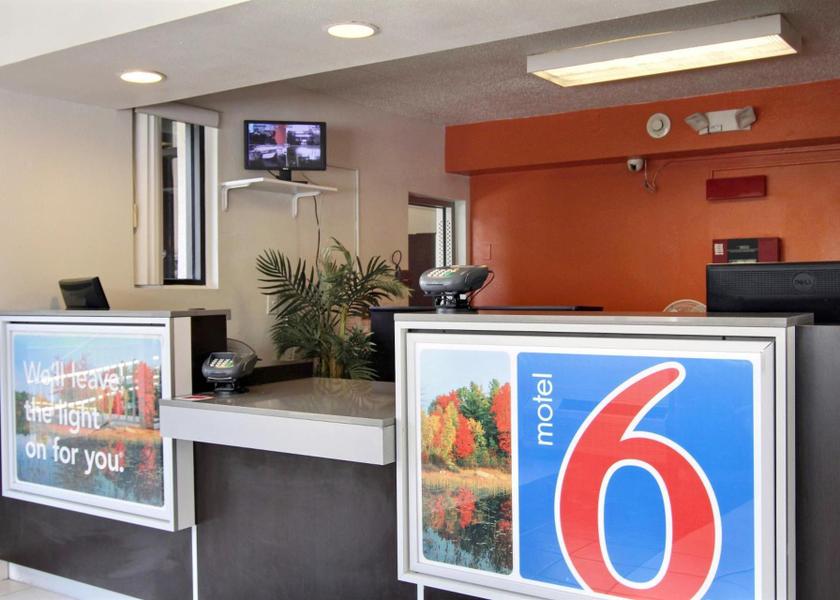 Ohio Middleburg Heights lobby