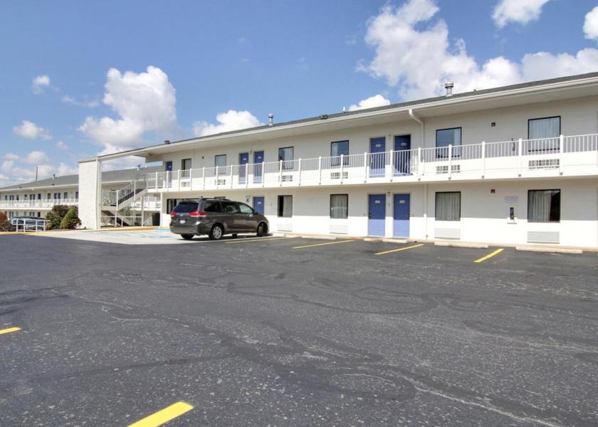Ohio Middleburg Heights exterior view