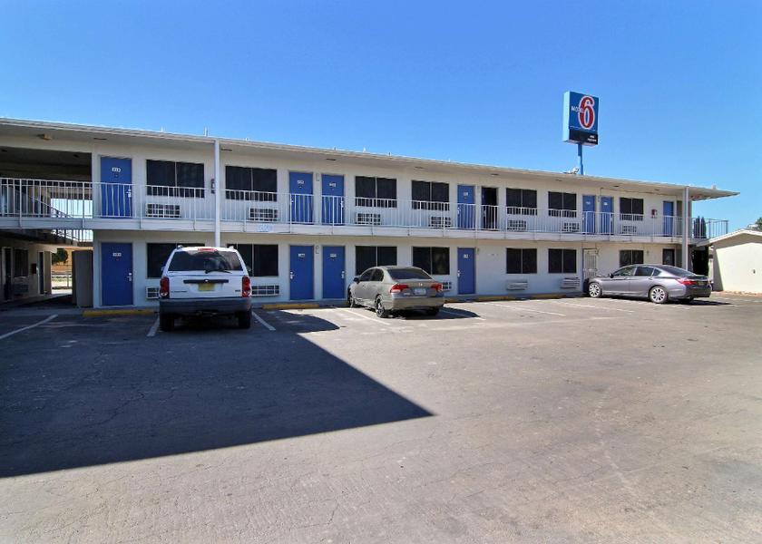 New Mexico Carlsbad exterior view