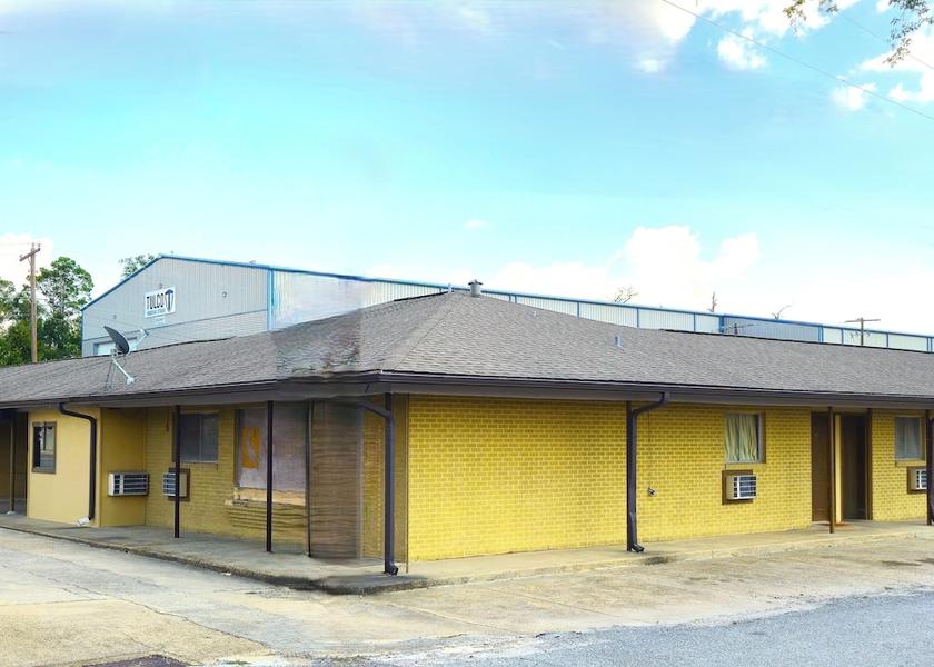 Louisiana Sulphur Exterior