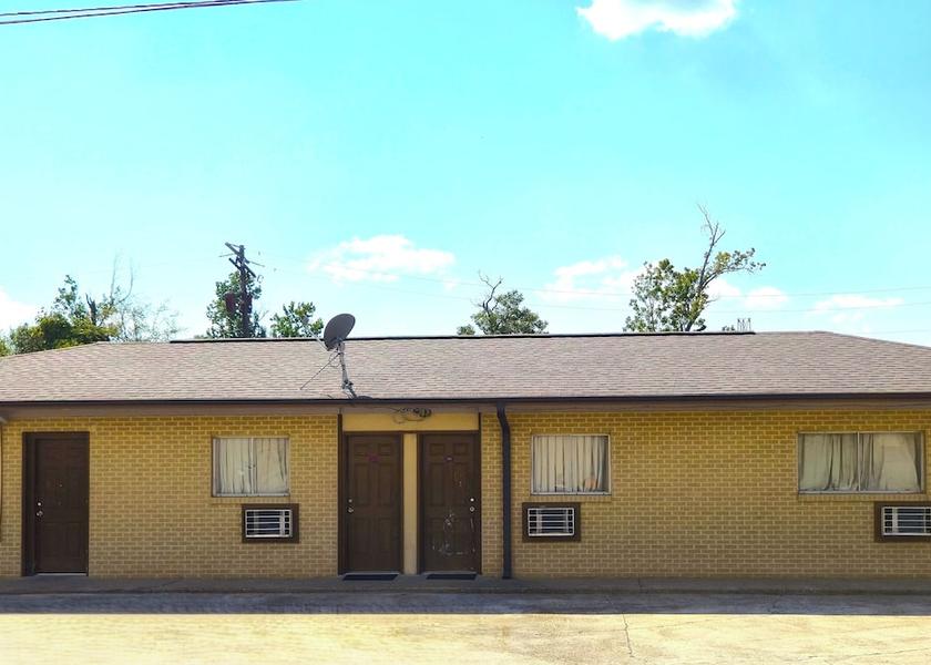 Louisiana Sulphur Front of property