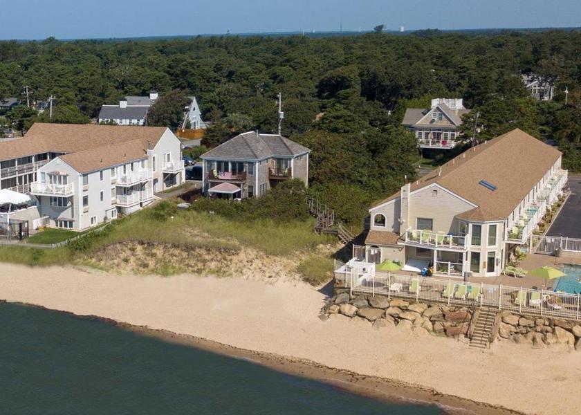 Massachusetts Dennis Port exterior view