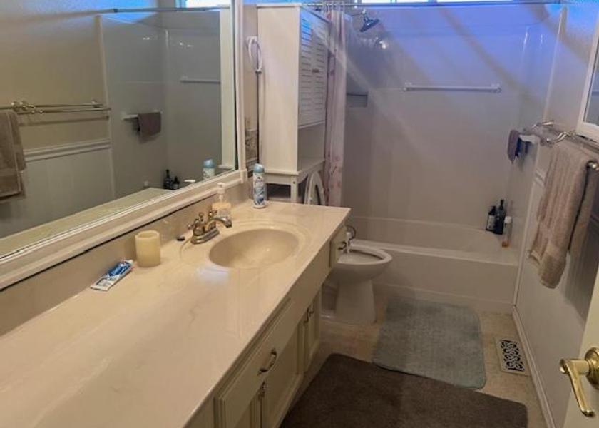 California Marina shower