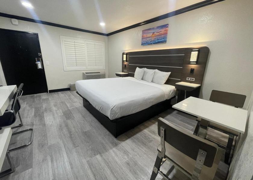 California Escondido Superior King Room