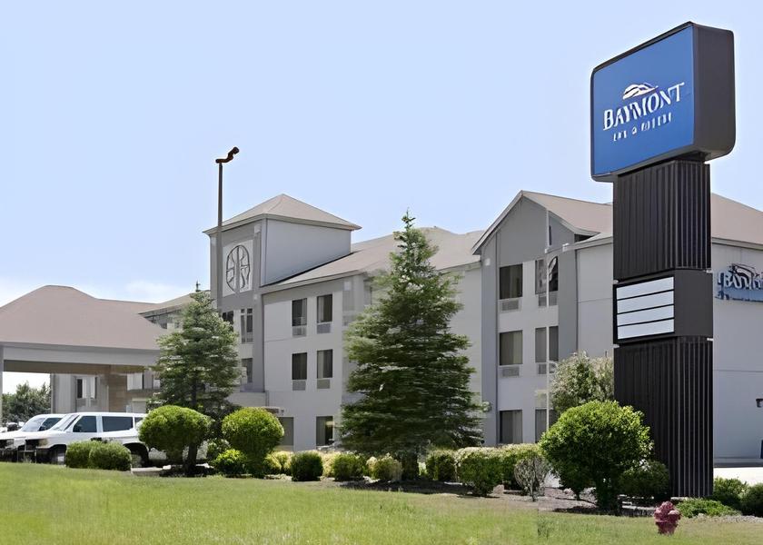 Illinois Aurora exterior view