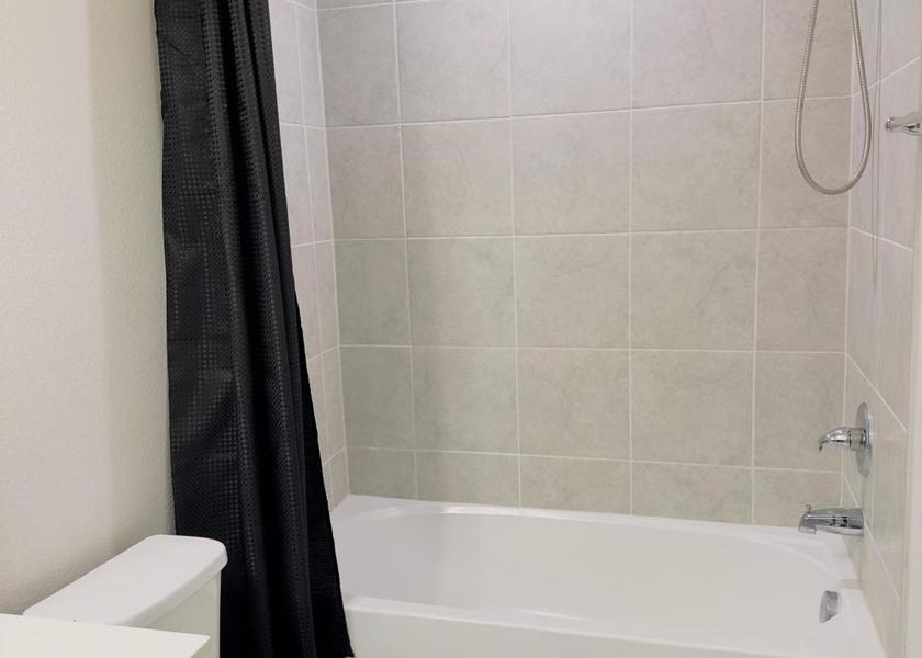 Florida Brandon Queen Room with Shared Bathroom
