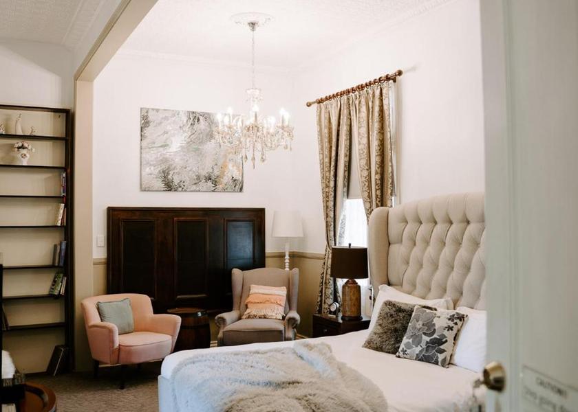 Queensland Warwick King Room