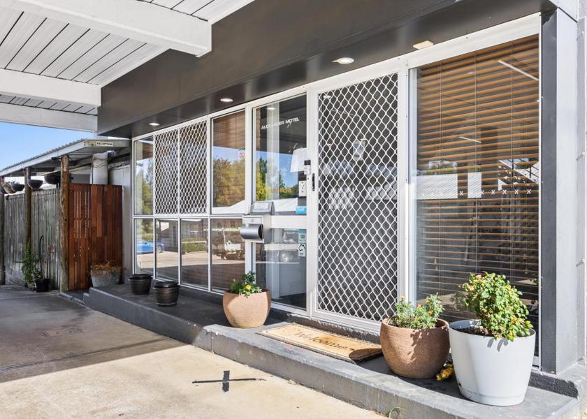 Queensland Warwick exterior view