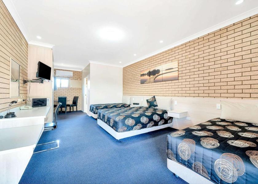 Queensland Warwick Standard Family Room