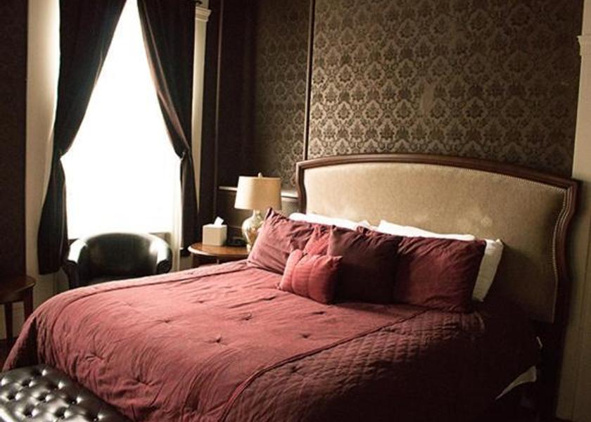 Maryland Cumberland King Suite