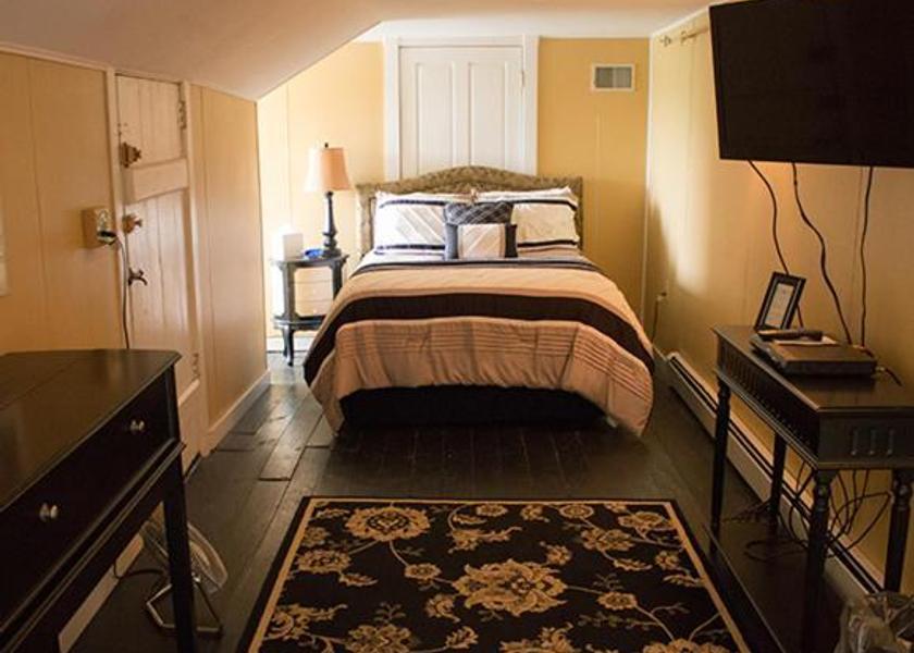 Maryland Cumberland Double Room with Private Bathroom