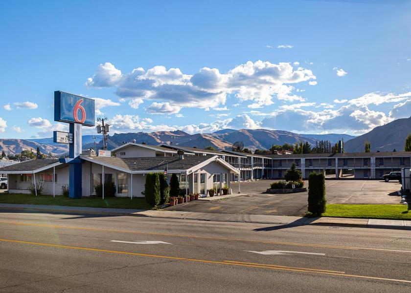 Washington Wenatchee entrance