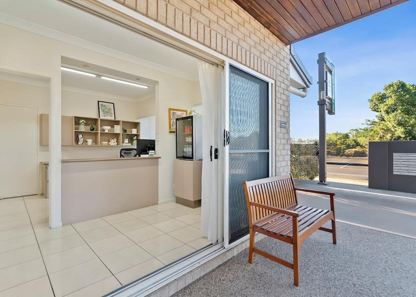 Queensland Emerald Front of property
