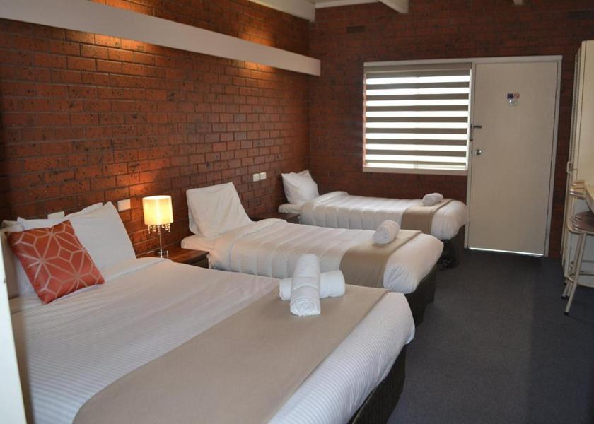 Victoria Seymour Triple Room (4 adults)