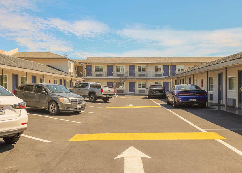 California Tustin exterior view