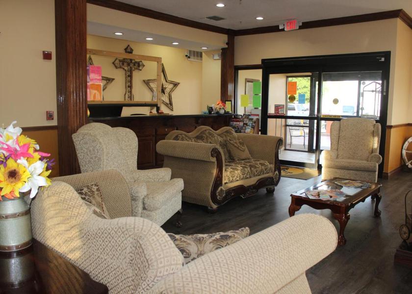 Texas Jacksonville shared lounge/tv area