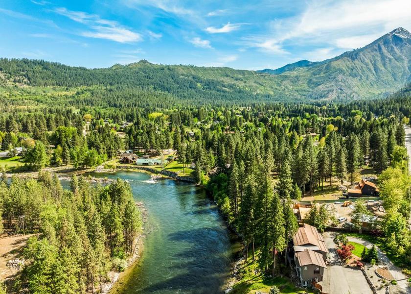 Washington Leavenworth exterior view