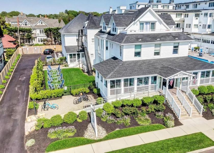 New Jersey Spring Lake exterior view