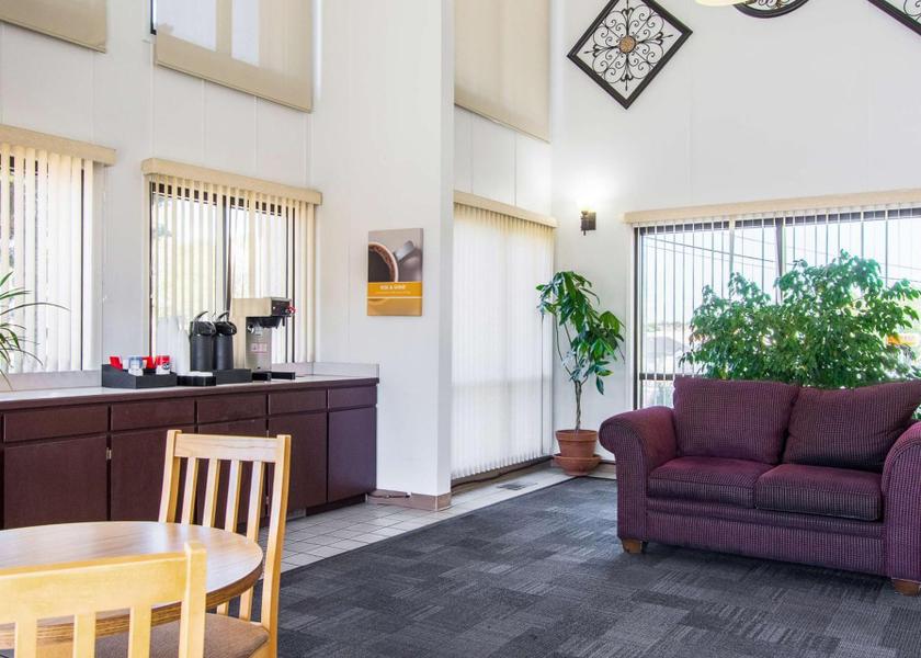 Oregon Madras lobby